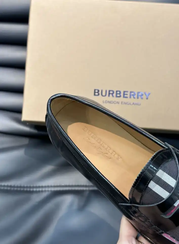 hype Burberry Leather Shoes