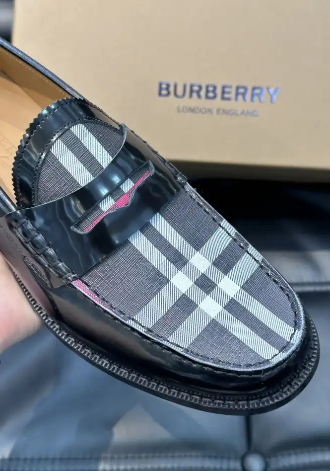 hype Burberry Leather Shoes