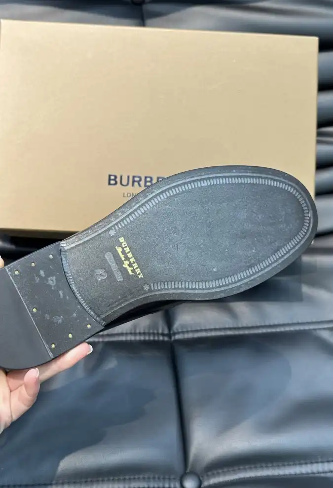 hype Burberry Leather Shoes