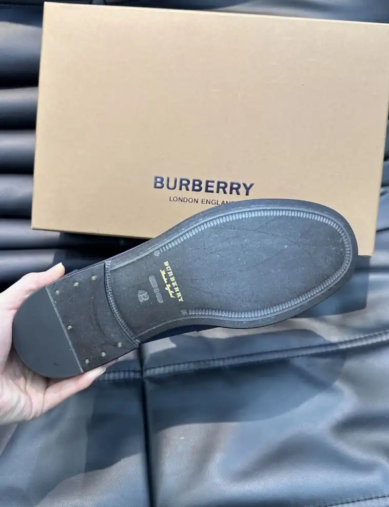 hype Burberry Leather Shoes