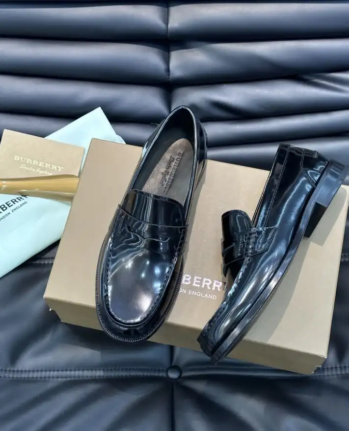 hype Burberry Leather Shoes