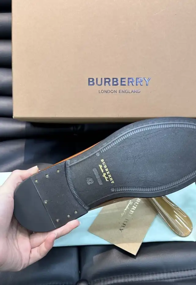 hype Burberry Leather Shoes