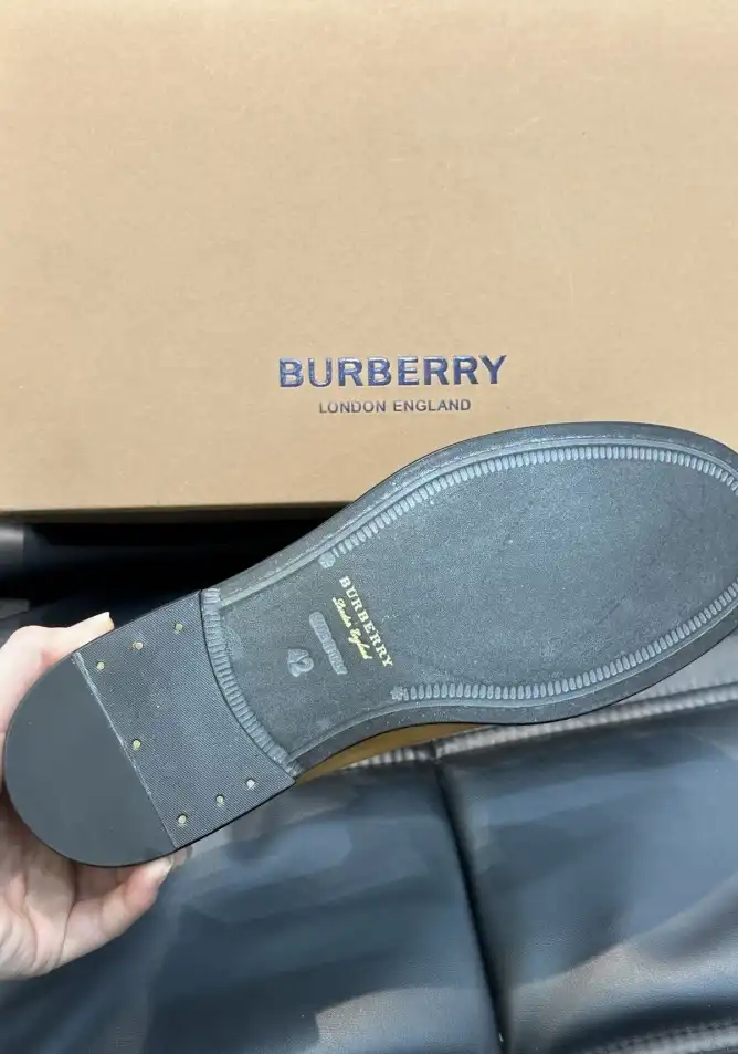 hype Burberry Leather Shoes