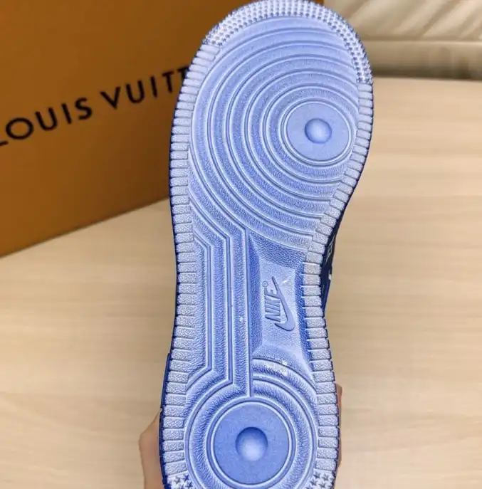 hype Louis Vuitton Sneakers