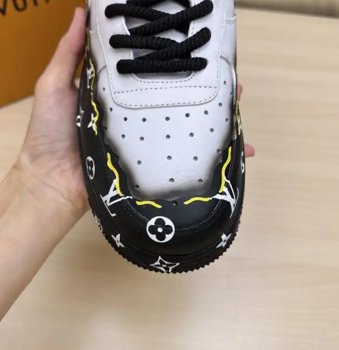 hype Louis Vuitton Sneakers