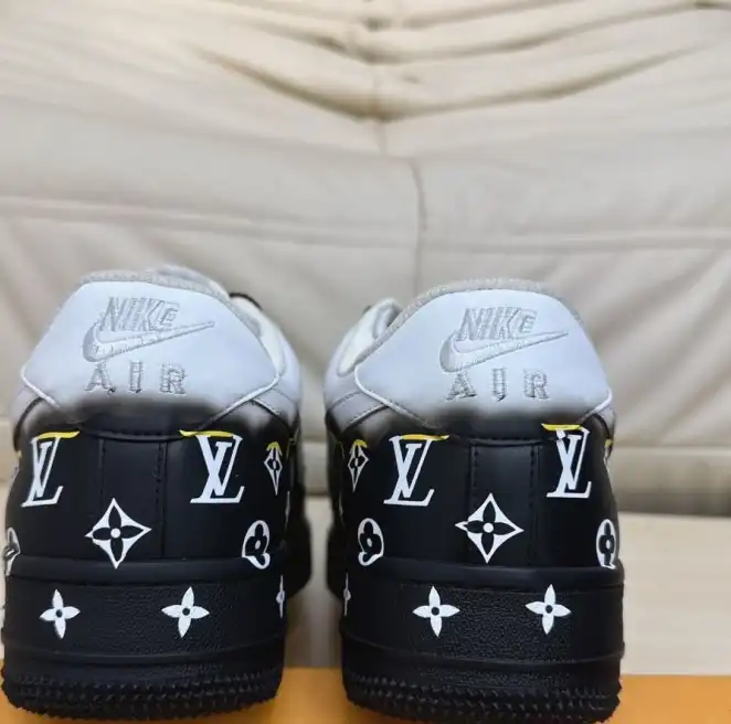 hype Louis Vuitton Sneakers