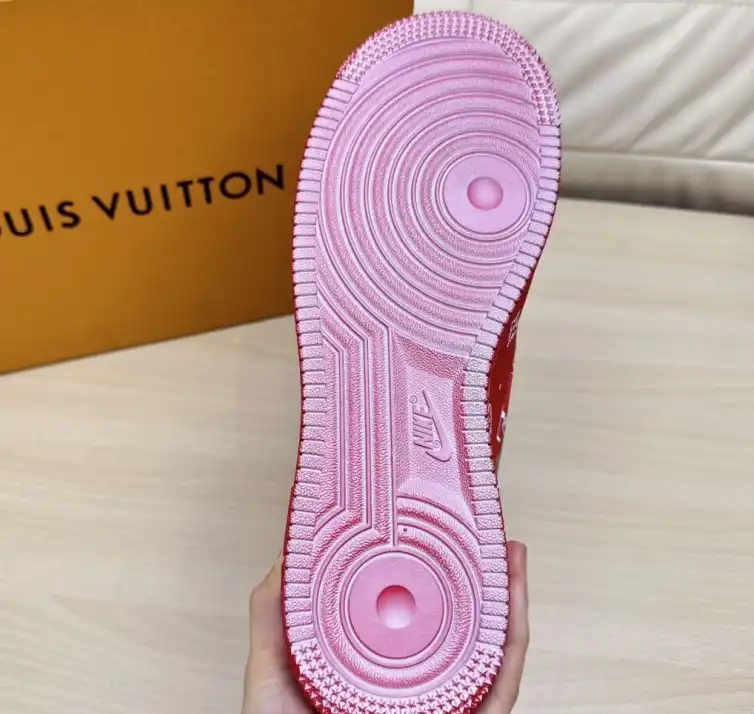 hype Louis Vuitton Sneakers