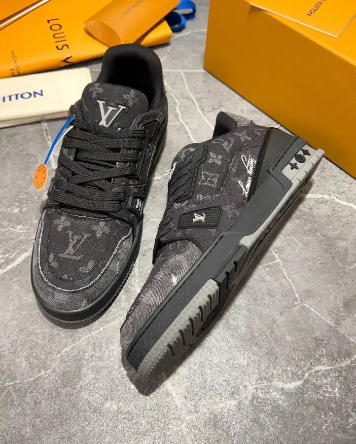 hype Louis Vuitton Sneakers