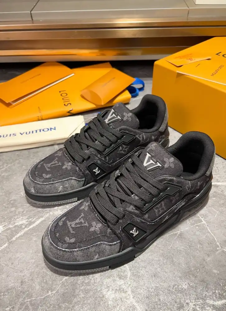 hype Louis Vuitton Sneakers