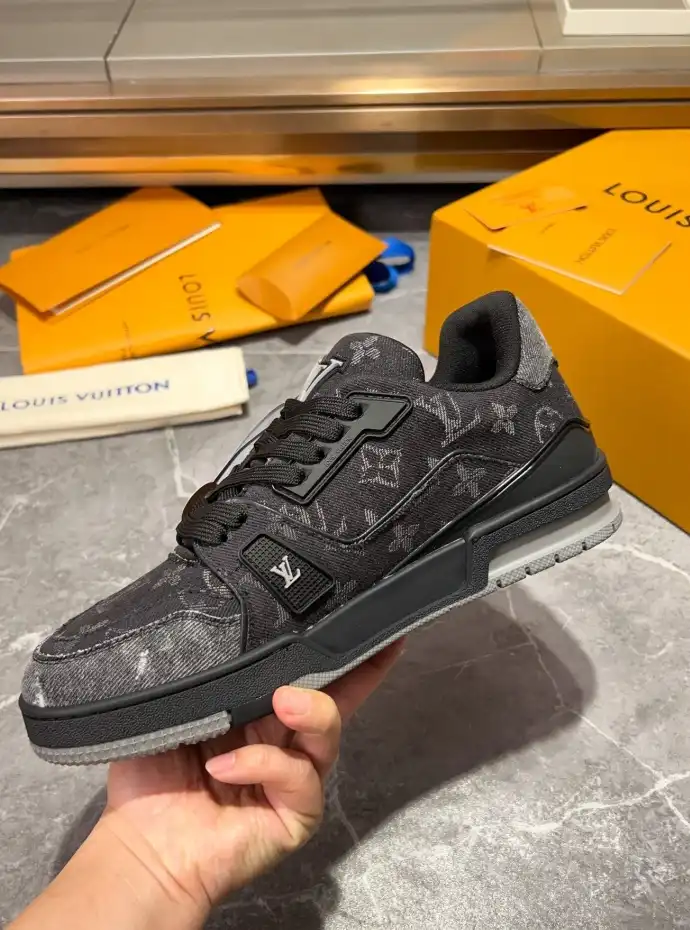 hype Louis Vuitton Sneakers