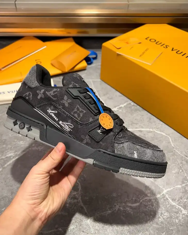 hype Louis Vuitton Sneakers