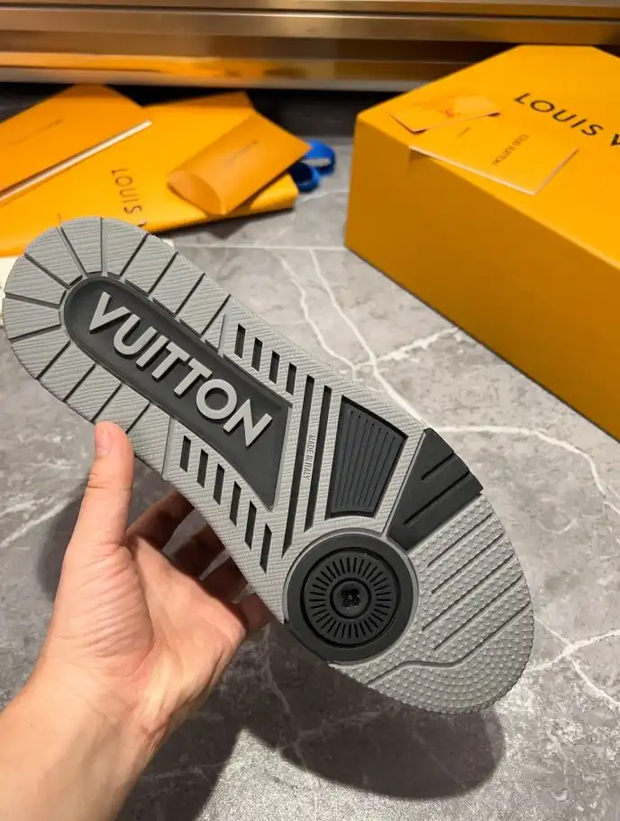 hype Louis Vuitton Sneakers