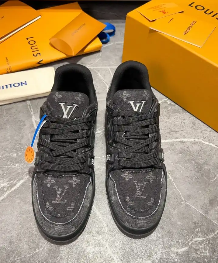 hype Louis Vuitton Sneakers