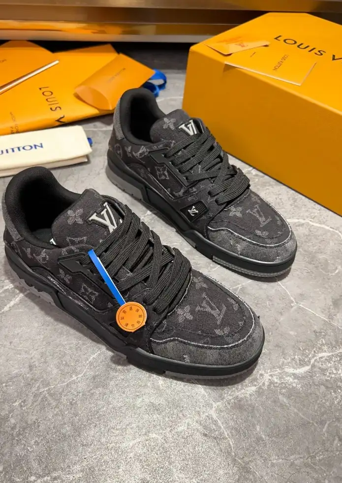 hype Louis Vuitton Sneakers