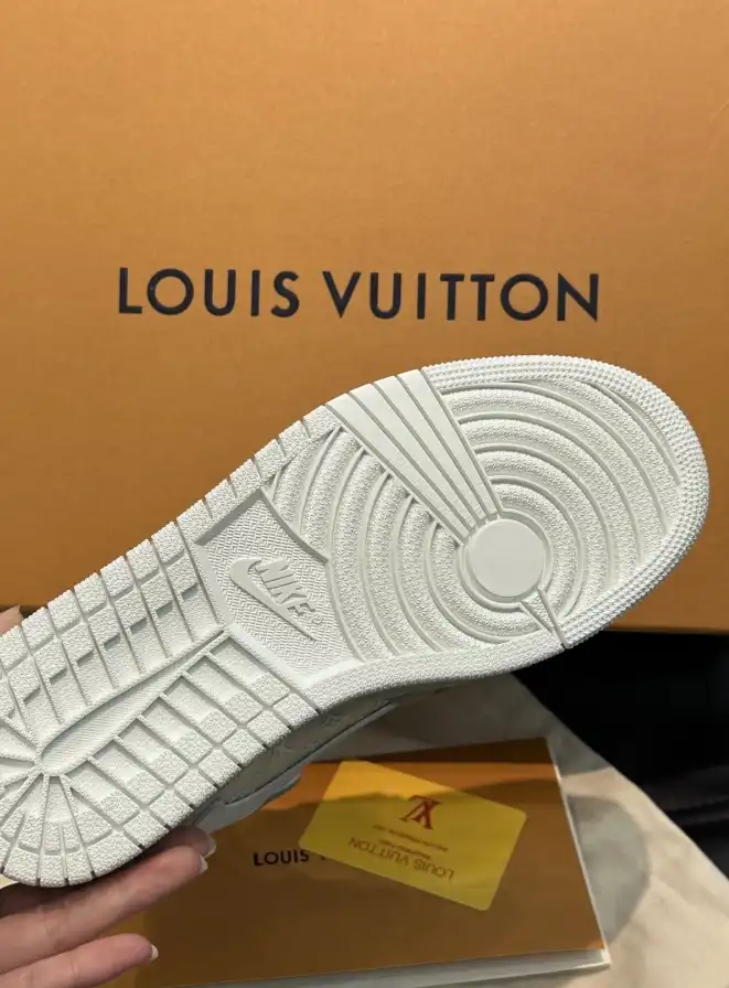 hype Louis Vuitton Sneakers