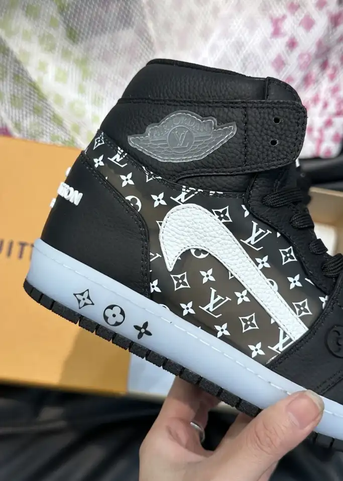 hype Louis Vuitton Sneakers