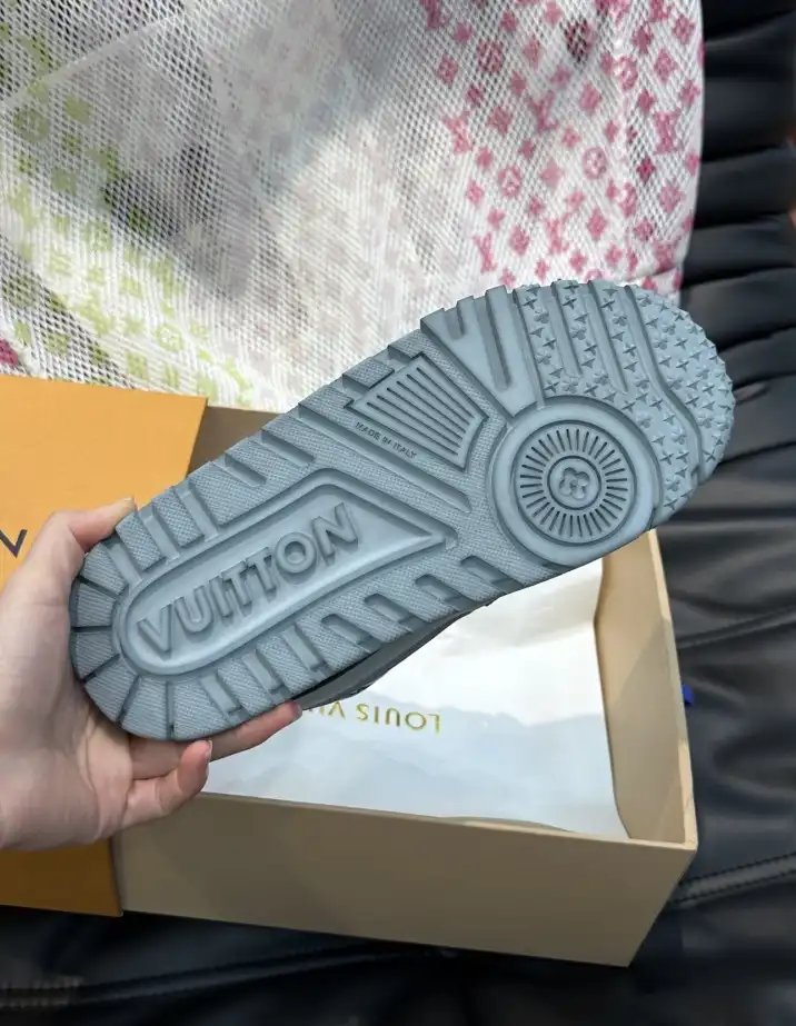 hype Louis Vuitton Sneakers