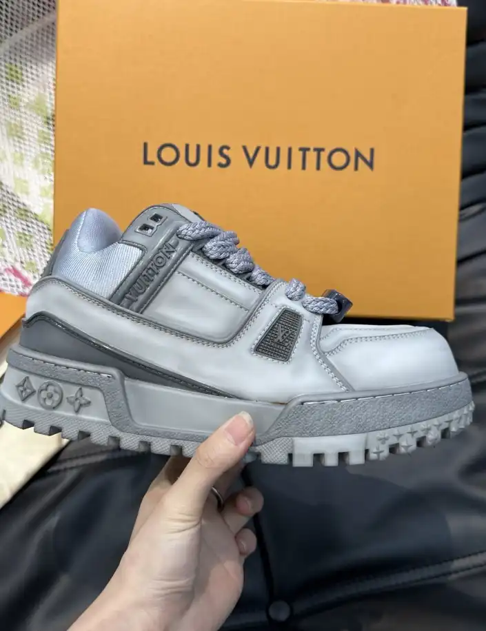 hype Louis Vuitton Sneakers