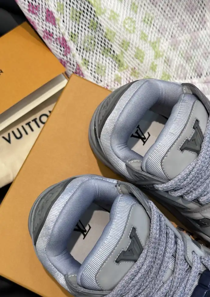 hype Louis Vuitton Sneakers