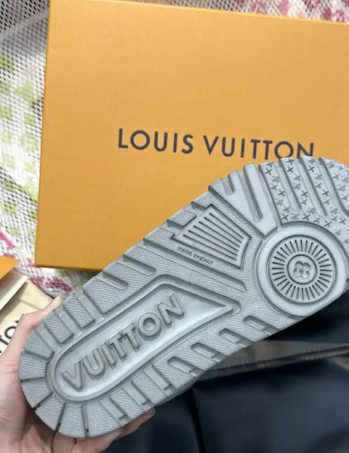 hype Louis Vuitton Sneakers