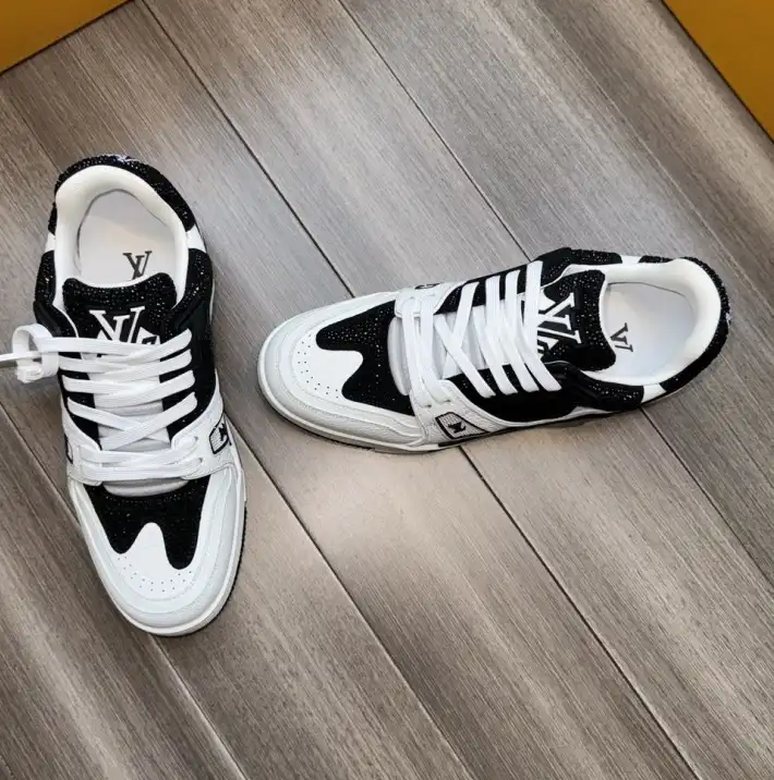 hype Louis Vuitton Sneakers