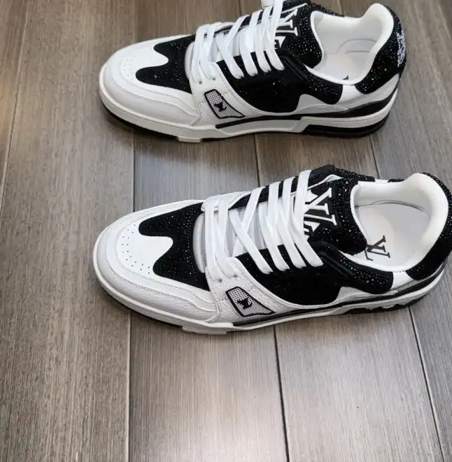 hype Louis Vuitton Sneakers