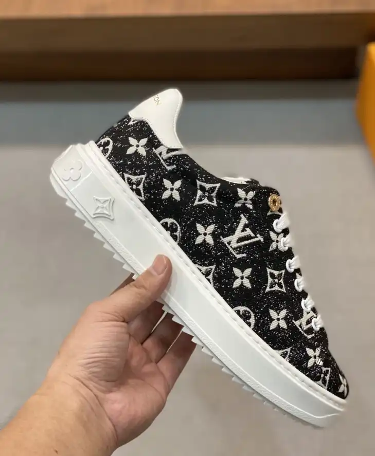 hype Louis Vuitton Sneakers