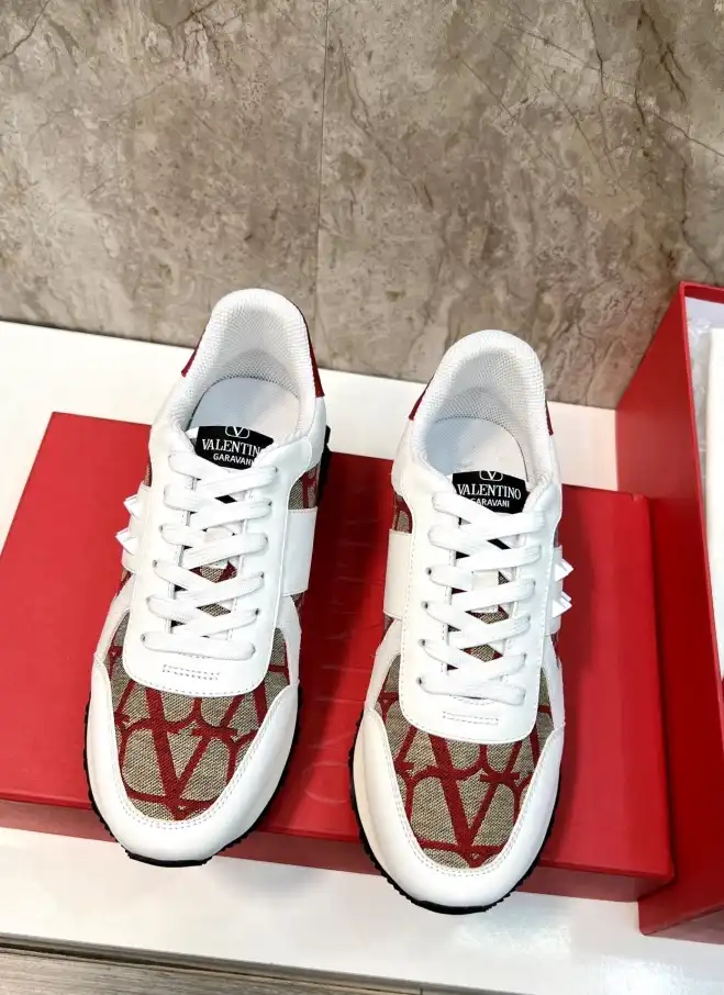 hype Valentino Sneakers