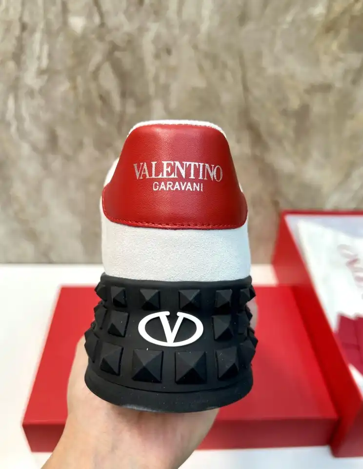 hype Valentino Sneakers