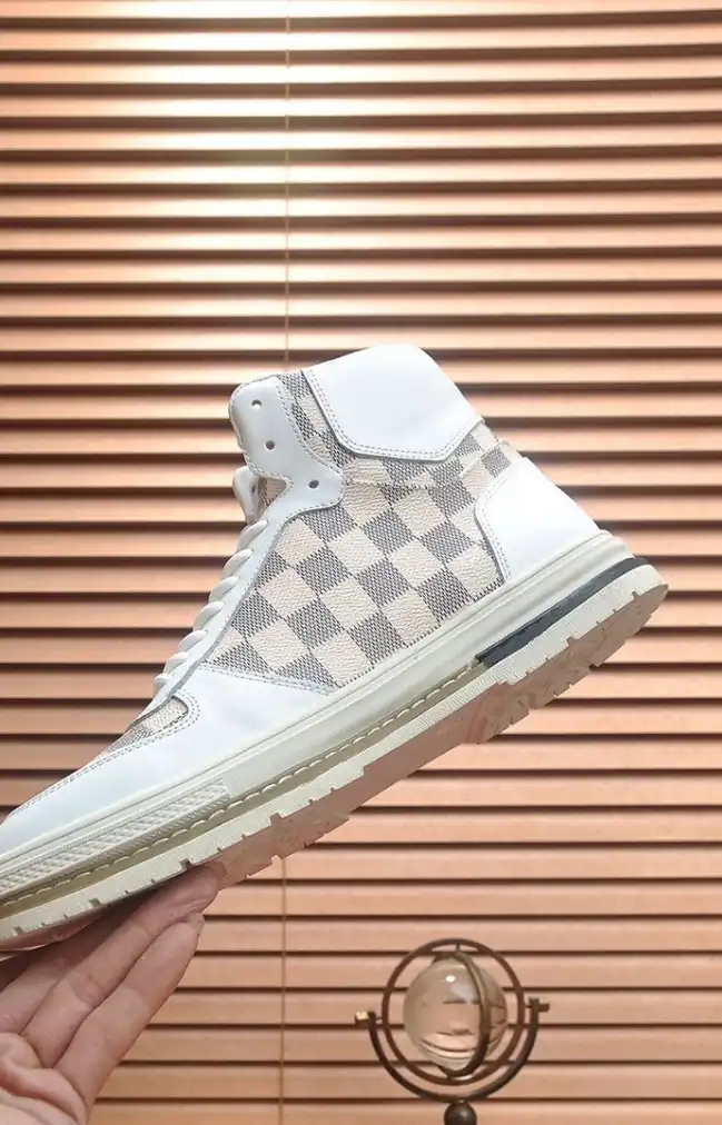 hype Louis Vuitton Sneakers