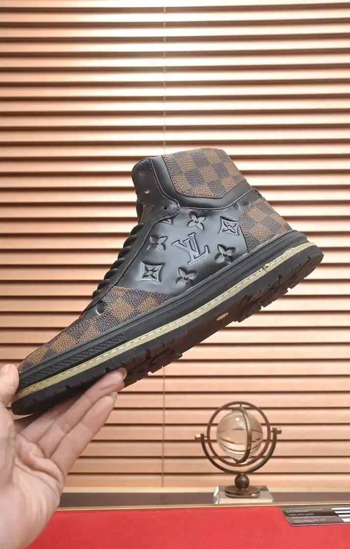 hype Louis Vuitton Sneakers