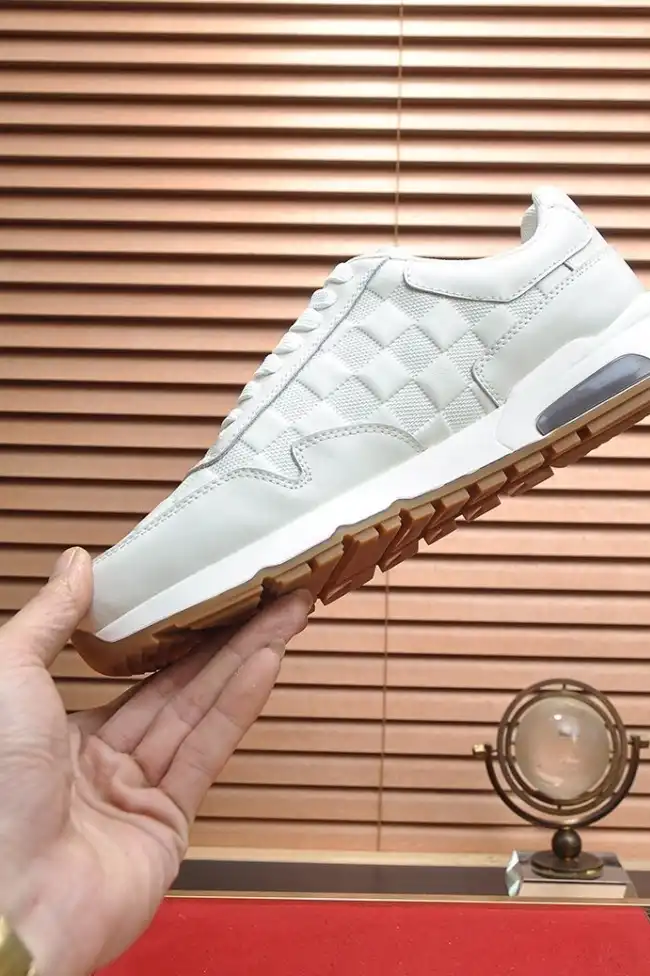 hype Louis Vuitton Sneakers