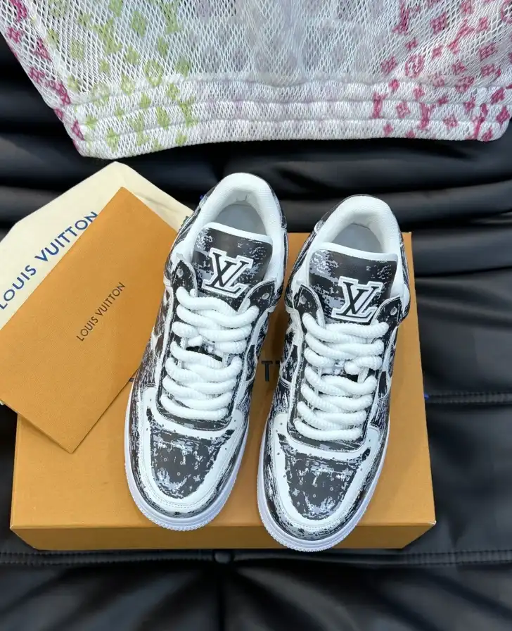 hype Louis Vuitton Sneakers