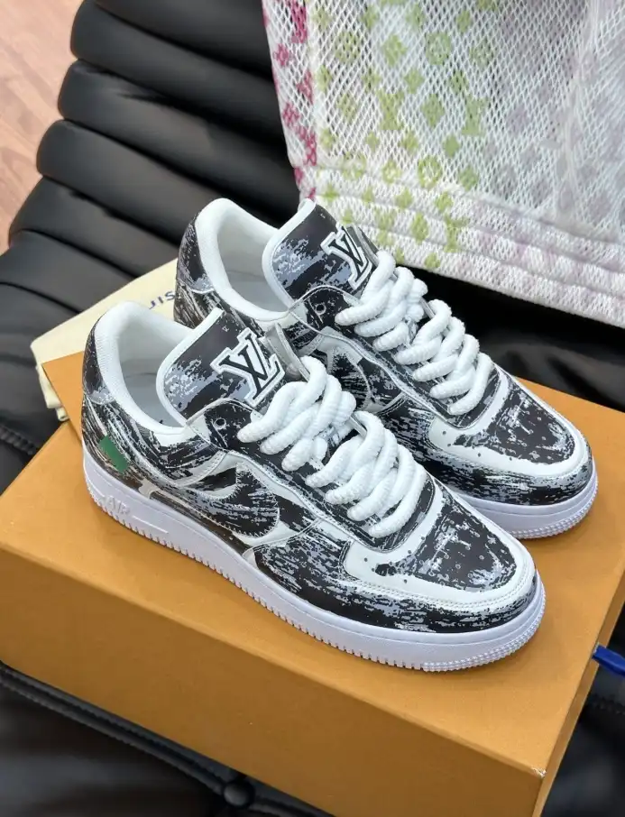 hype Louis Vuitton Sneakers