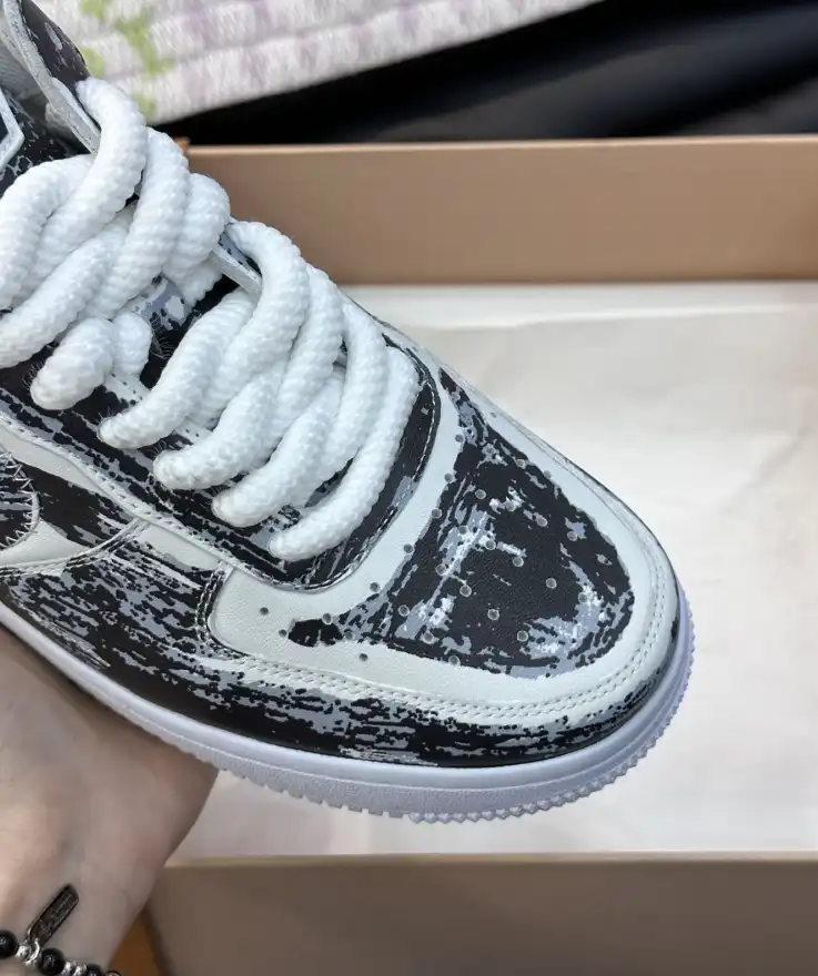 hype Louis Vuitton Sneakers