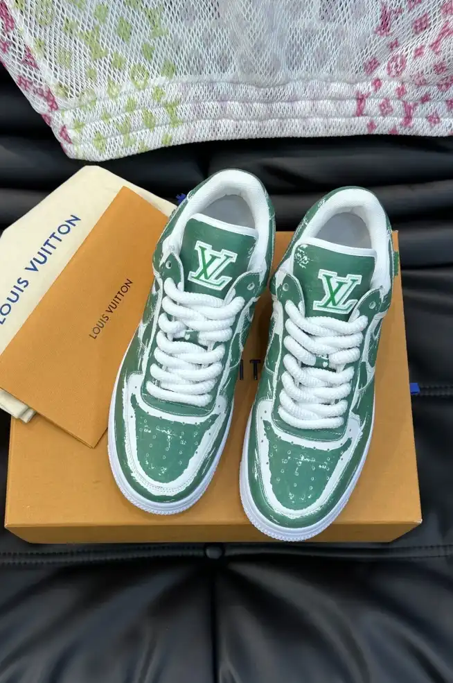 hype Louis Vuitton Sneakers