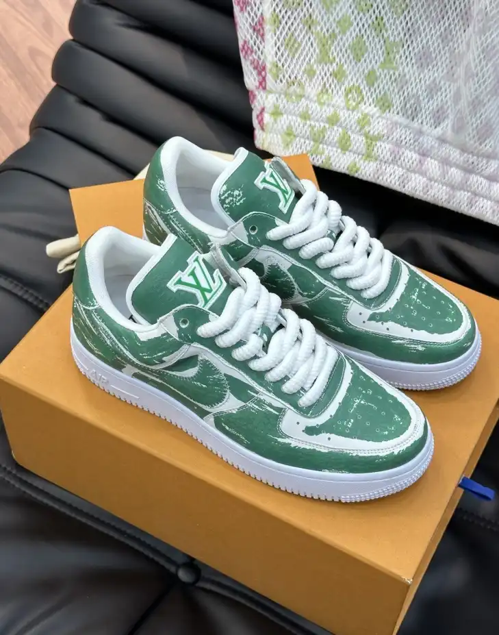 hype Louis Vuitton Sneakers