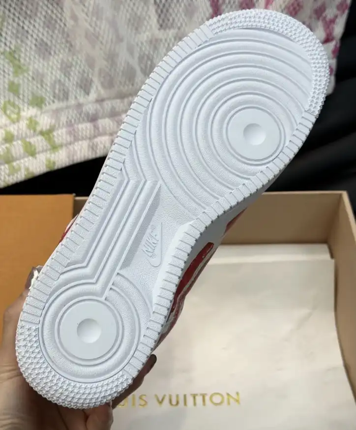 hype Louis Vuitton Sneakers