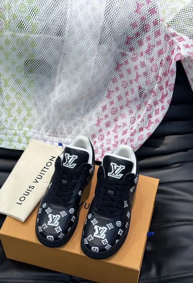 hype Louis Vuitton Sneakers