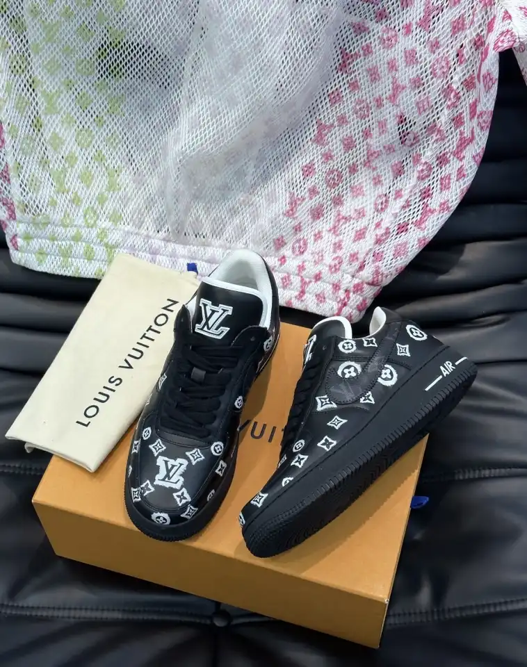 hype Louis Vuitton Sneakers