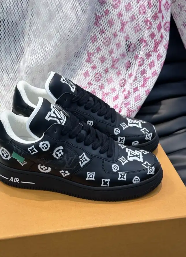 hype Louis Vuitton Sneakers