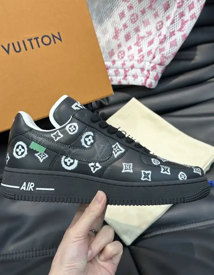 hype Louis Vuitton Sneakers