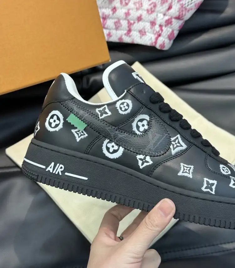 hype Louis Vuitton Sneakers