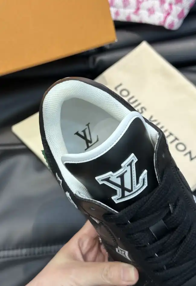 hype Louis Vuitton Sneakers