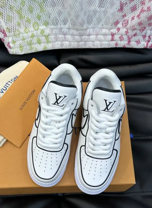 hype Louis Vuitton Sneakers