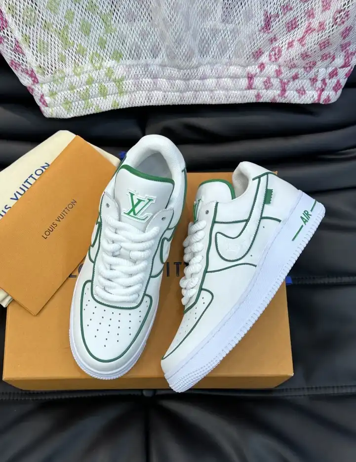 hype Louis Vuitton Sneakers