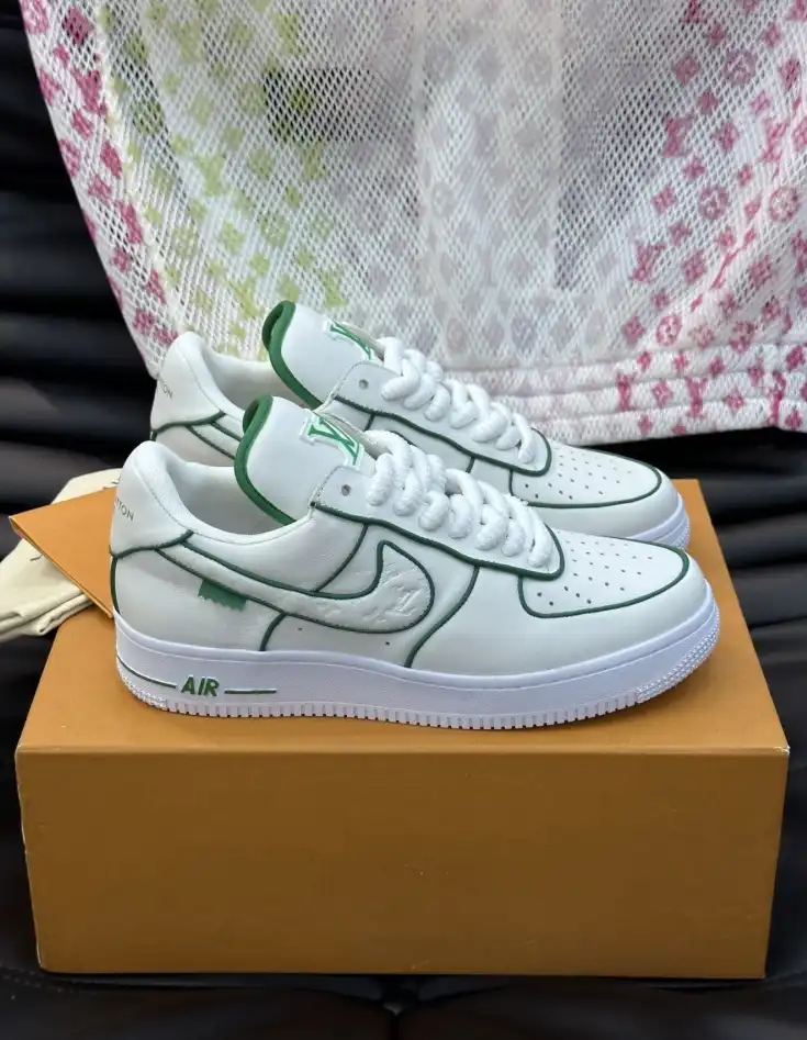 hype Louis Vuitton Sneakers