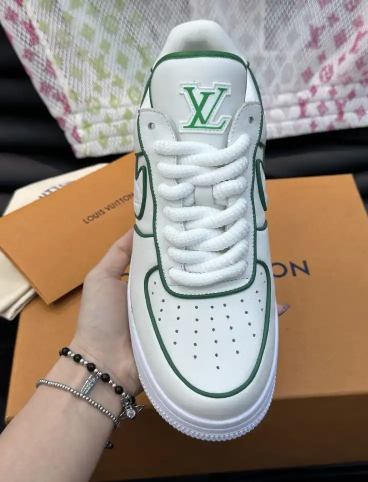 hype Louis Vuitton Sneakers