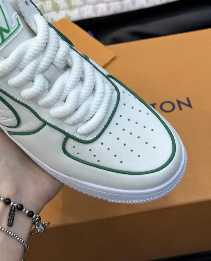 hype Louis Vuitton Sneakers