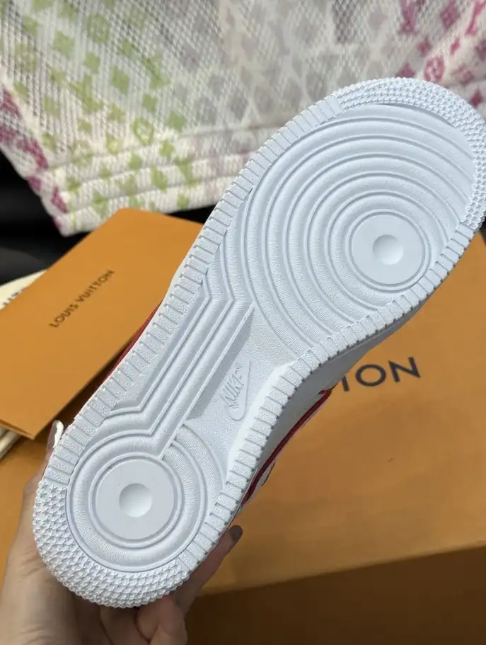 hype Louis Vuitton Sneakers